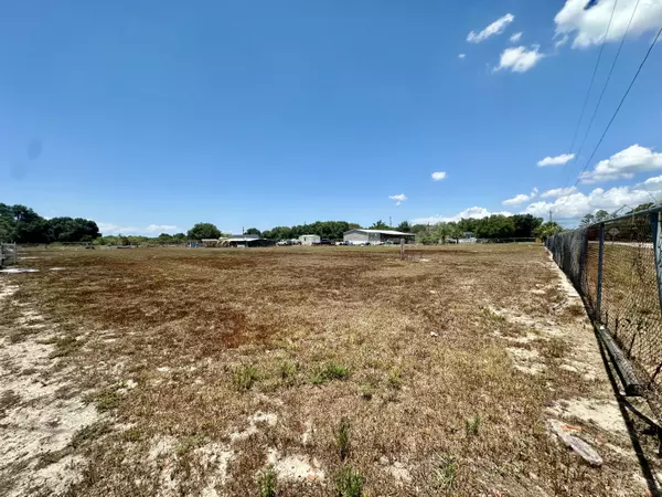 Clewiston, FL 33440,239 Horse Club AVE