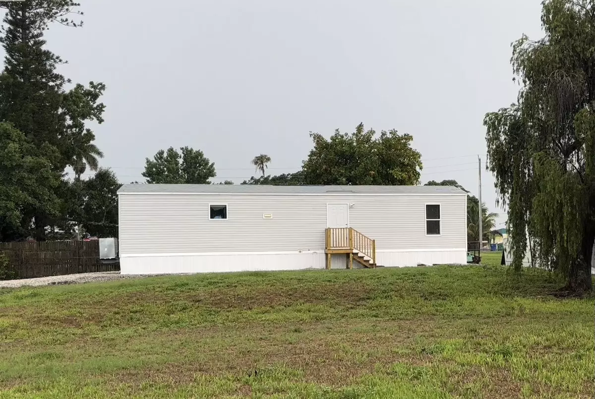 Clewiston, FL 33440,1109 Geiger RD