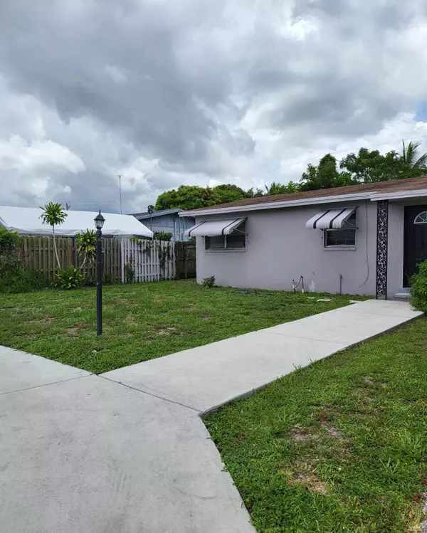 Delray Beach, FL 33444,914 SW 11th TER