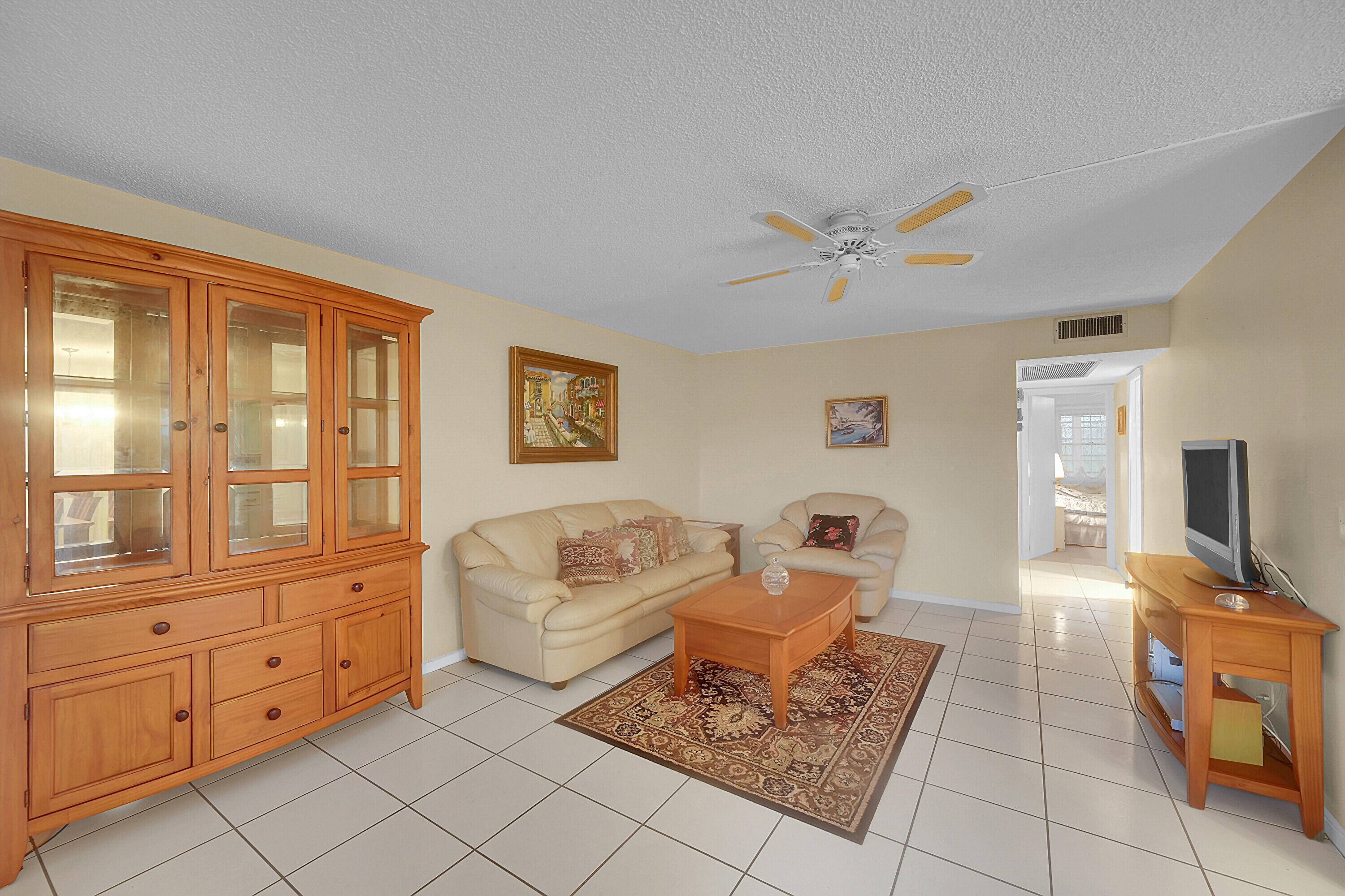 West Palm Beach, FL 33417,240 Southampton B 240