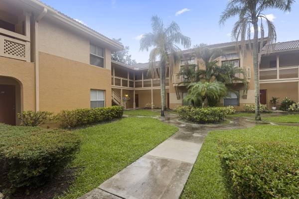 4863 Via Palm LK 803,  West Palm Beach,  FL 33417