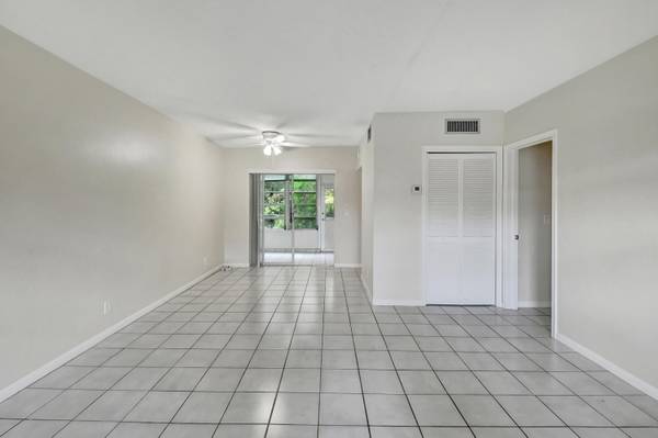 Boynton Beach, FL 33435,658 NE 6th CT D