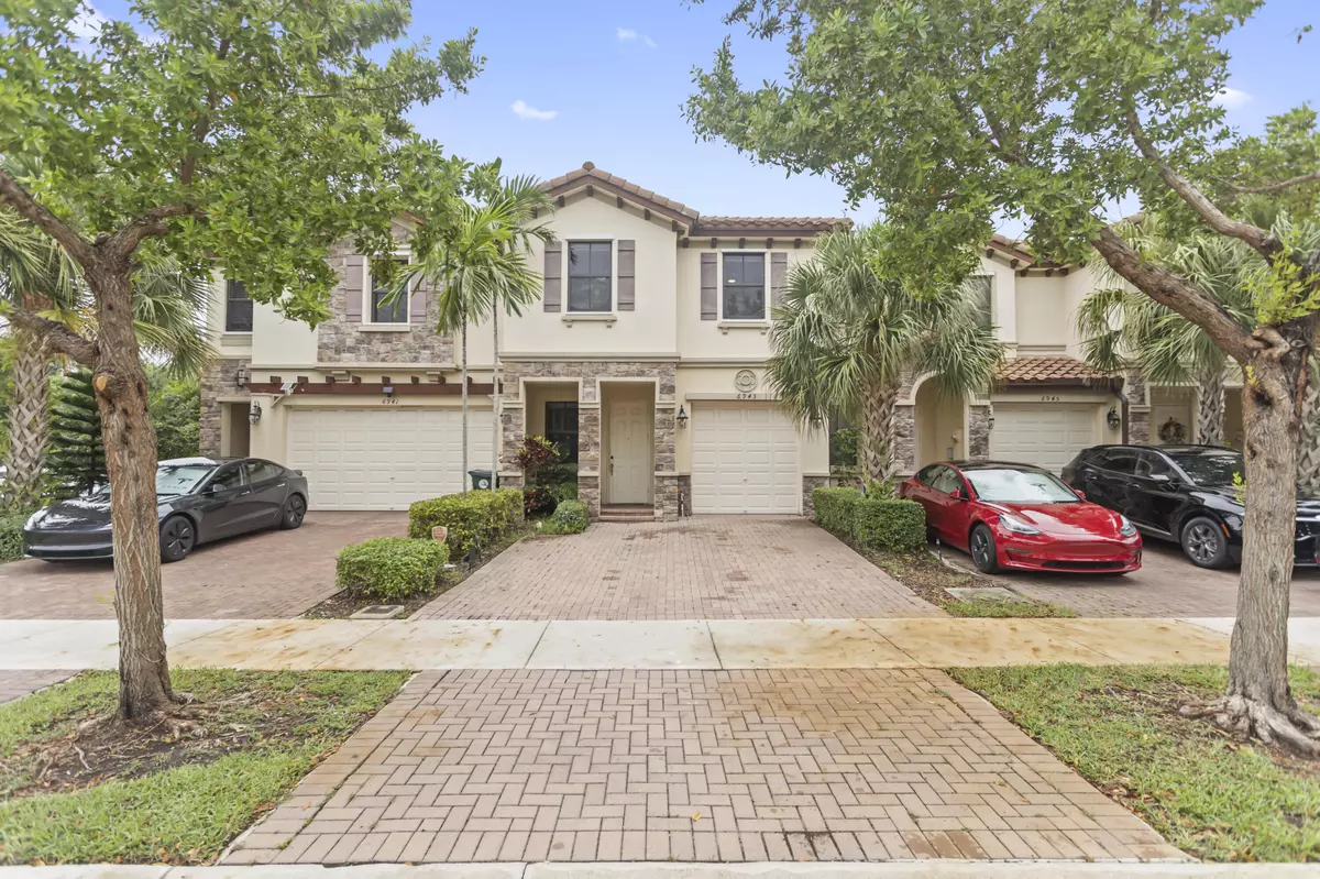 Coconut Creek, FL 33073,6943 Broadland WAY