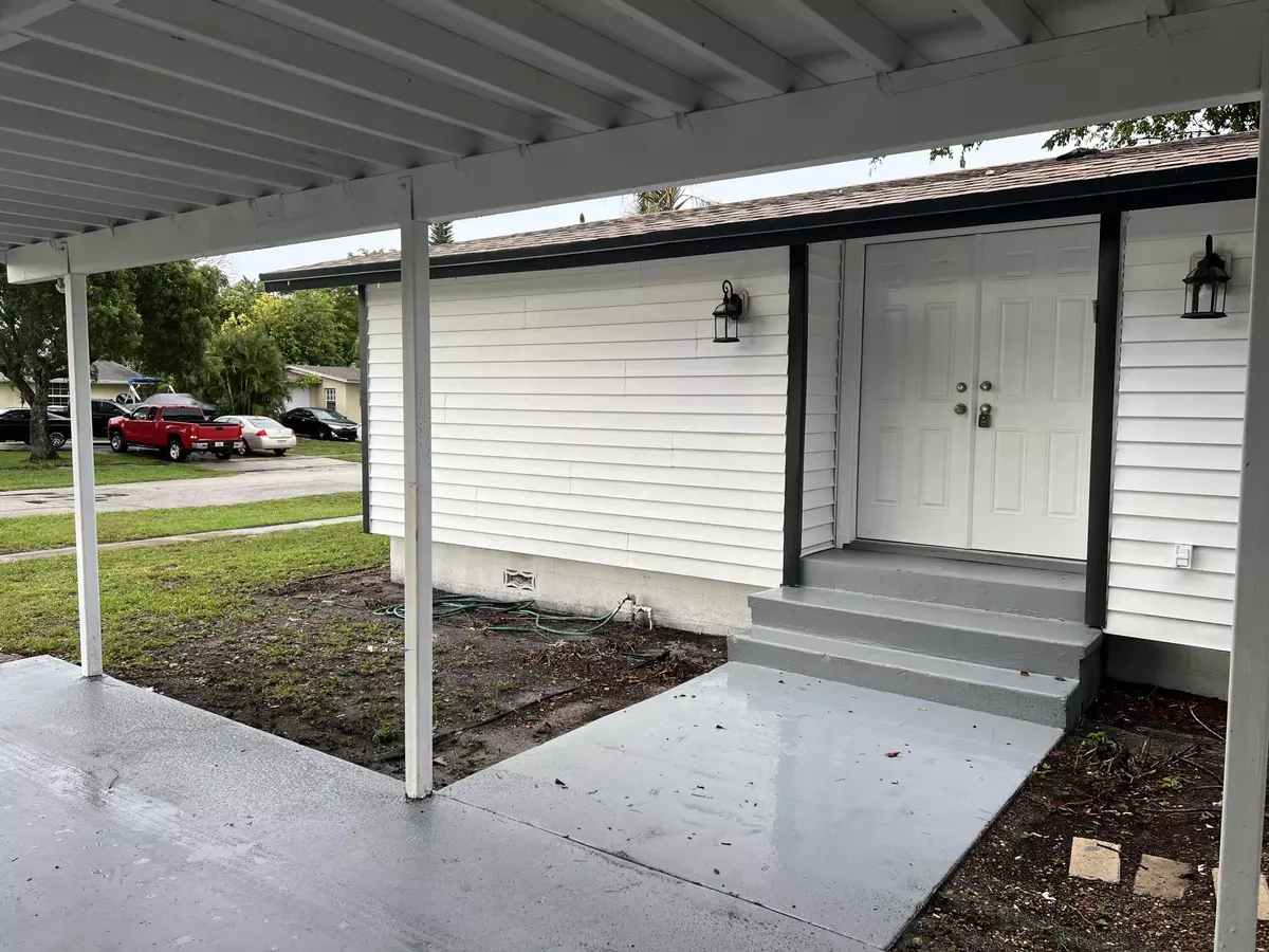 Lake Worth, FL 33462,3884 Mackinac RD