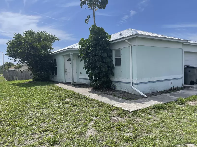 4816 30th AVE, Vero Beach, FL 32967