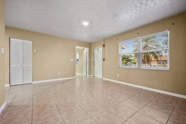 Belle Glade, FL 33430,580 SW 10th ST