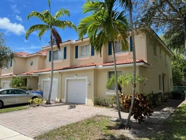 3068 N Evergreen CIR, Boynton Beach, FL 33426