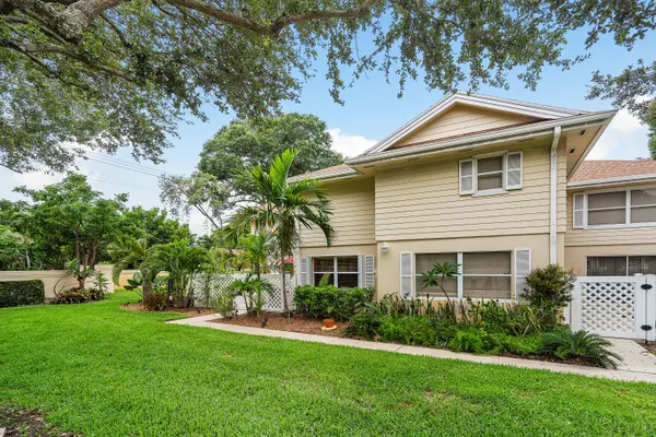 West Palm Beach, FL 33406,8146 Bridgewater CT C