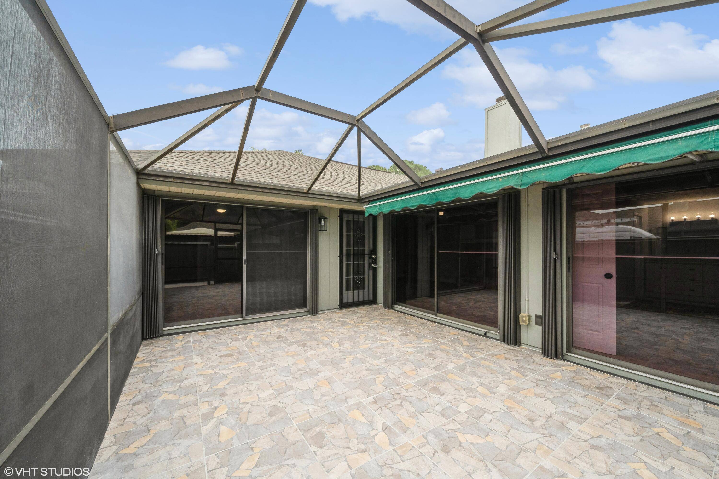735 SW Timber Ridge TRL A, Vero Beach, FL 32962