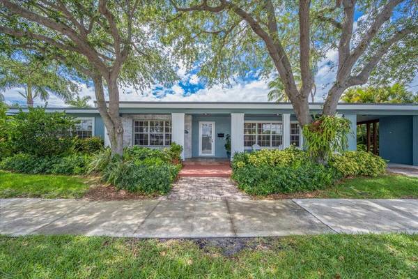 2201 N Lakeside DR, Lake Worth Beach, FL 33460