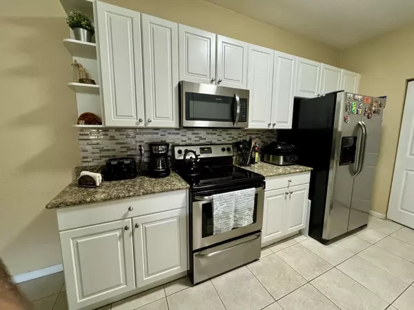 Palm Springs, FL 33406,3565 Forest Hill BLVD 82