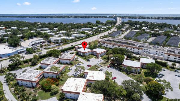 Stuart, FL 34996,2600 SE Ocean BLVD Kk-10