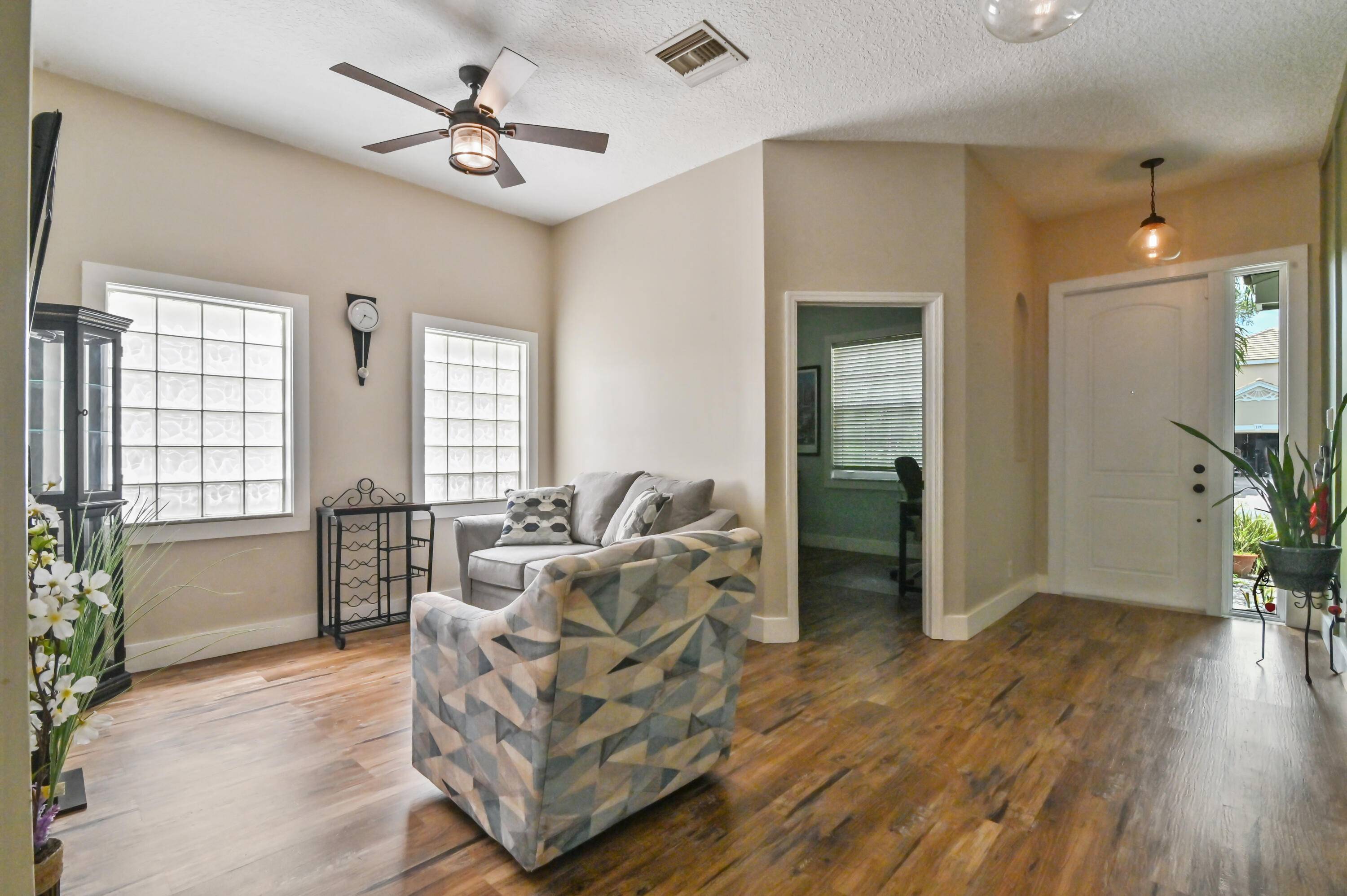 Royal Palm Beach, FL 33414,142 Canterbury PL