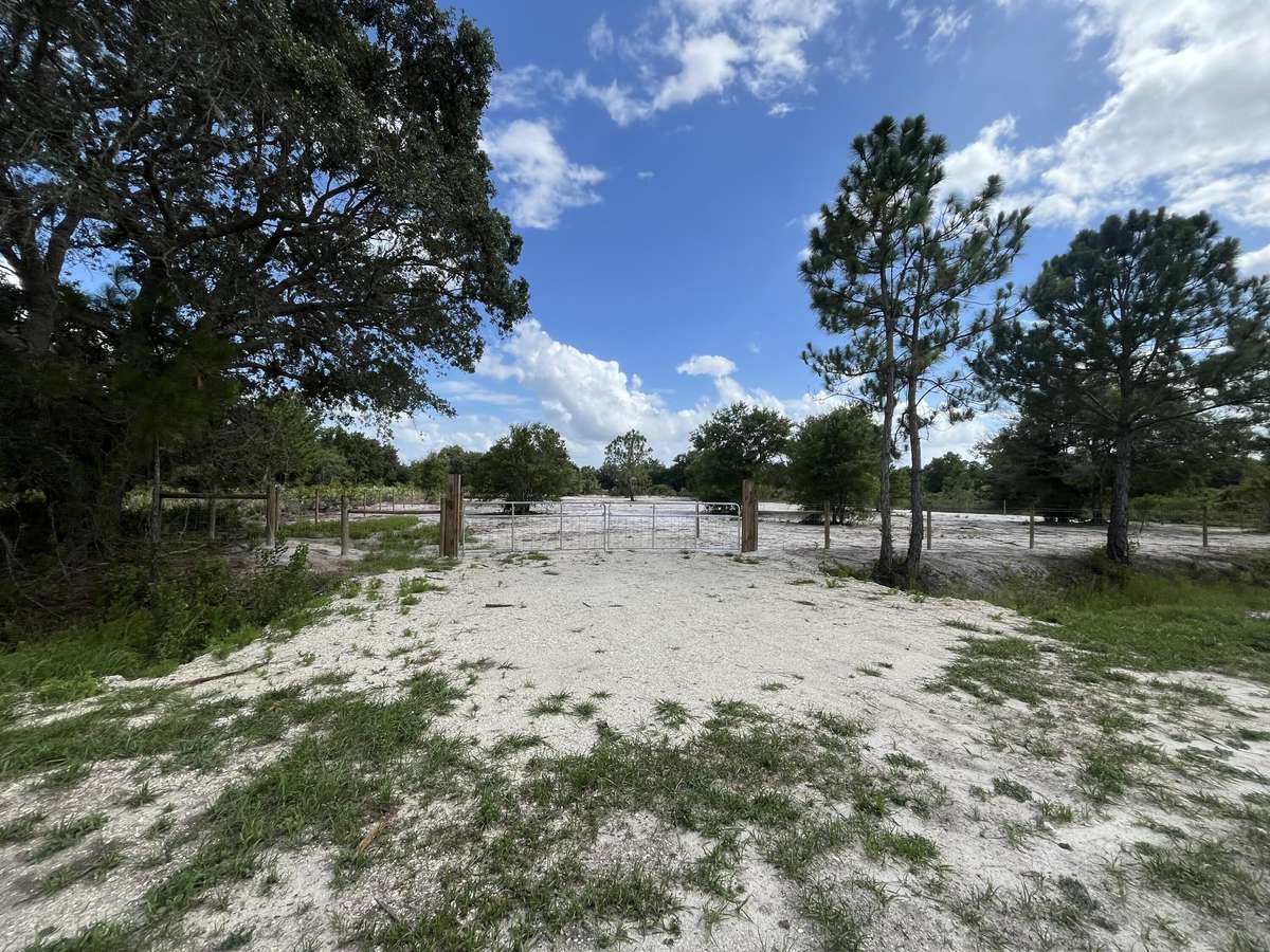 Okeechobee, FL 34972,16916 NW 262nd ST