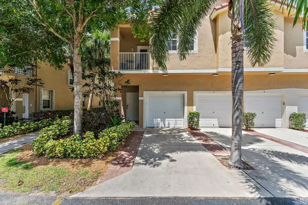 Tequesta, FL 33469,117 Lighthouse CIR C