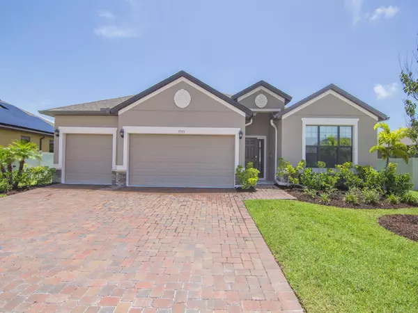 Vero Beach, FL 32968,5593 1st SQ