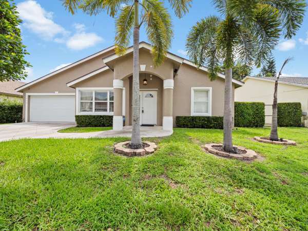 Greenacres, FL 33413,1403 Fairway CIR