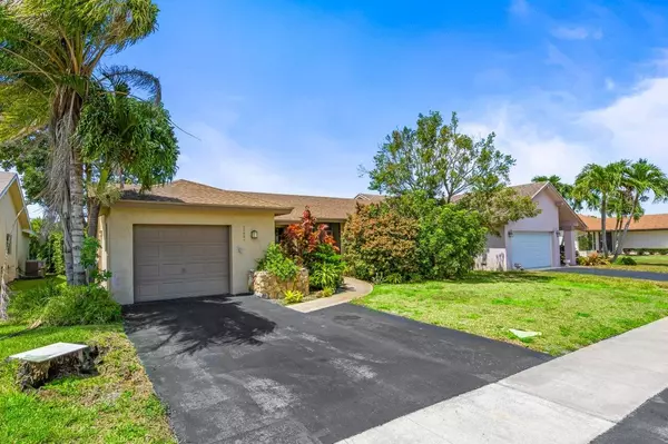 Boca Raton, FL 33498,10621 Greenbriar CT
