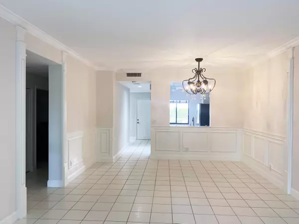 Delray Beach, FL 33484,6241 Pointe Regal CIR 402