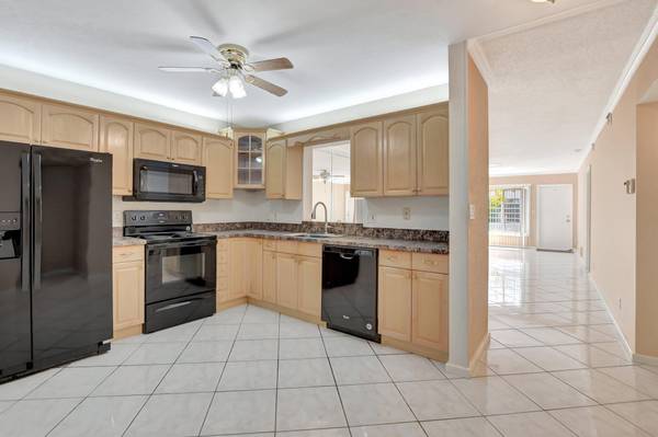 Boca Raton, FL 33496,18820 Stewart CIR 7