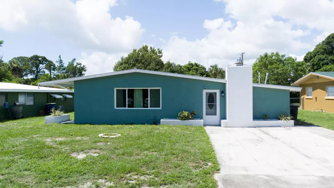 1013 Hispana AVE, Fort Pierce, FL 34982