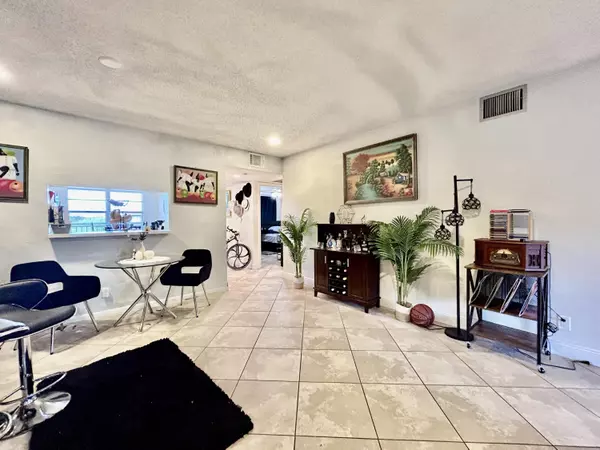 Pembroke Pines, FL 33027,1401 SW 128th TER 405h