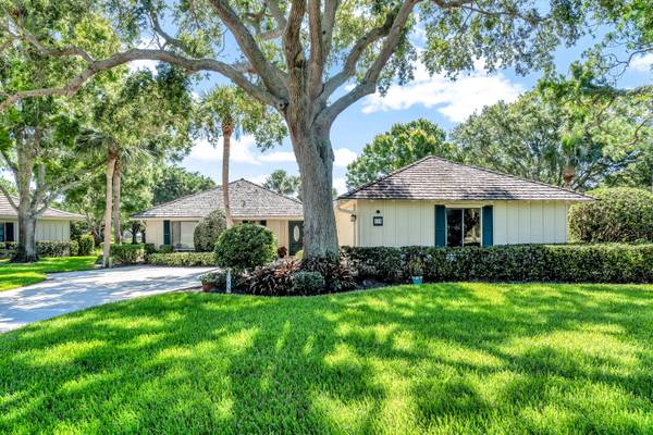 135 Prestwick CIR 135, Vero Beach, FL 32967