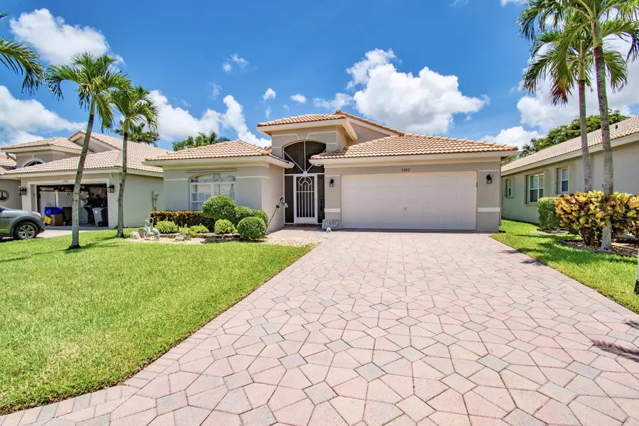 5802 Royal Club DR, Boynton Beach, FL 33437