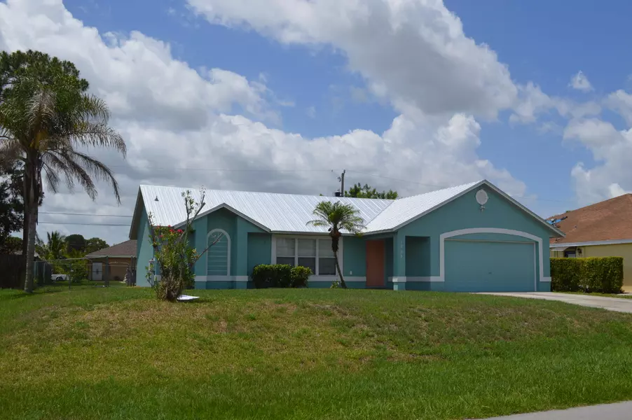 1762 SW Whipple AVE, Port Saint Lucie, FL 34953