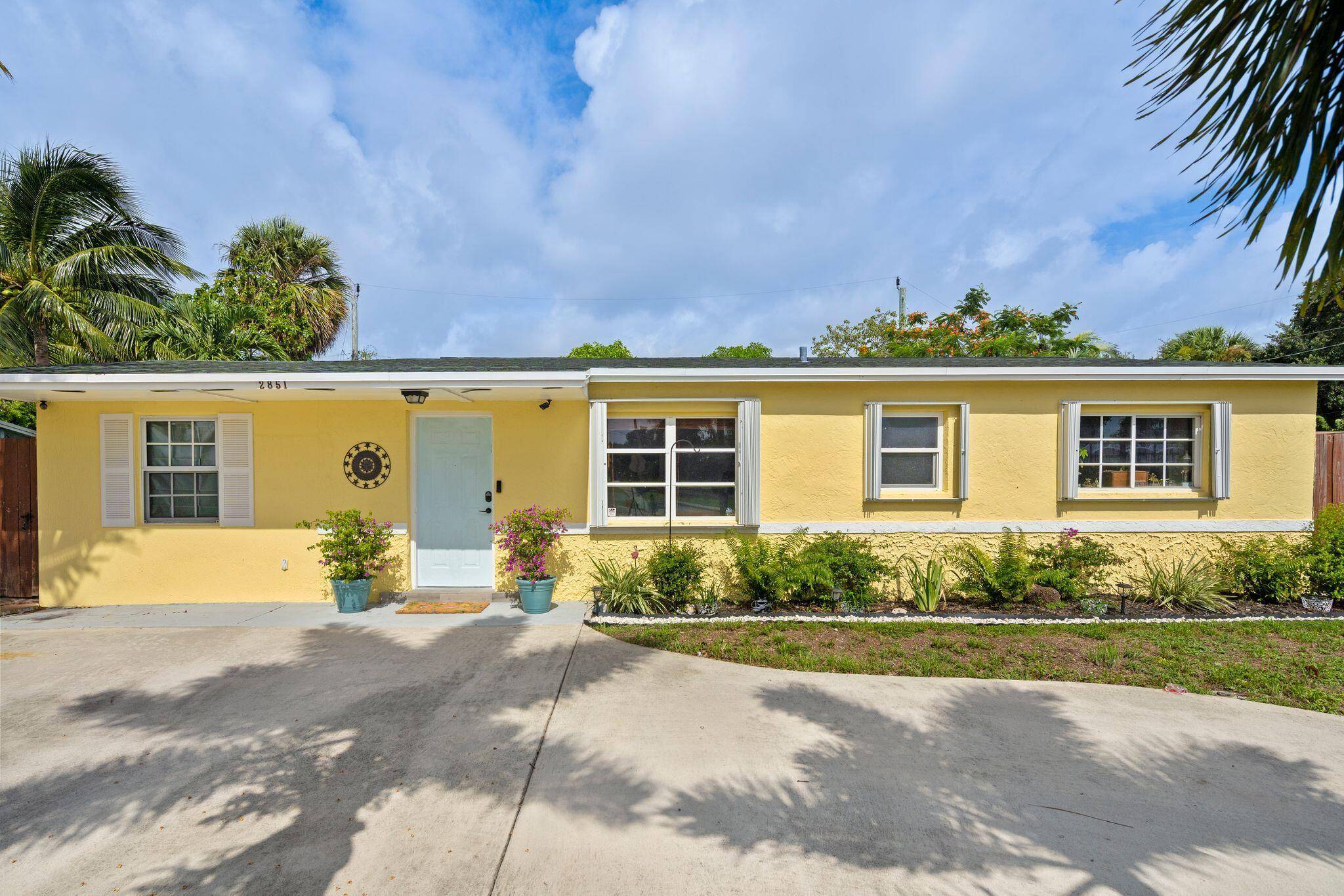 Boynton Beach, FL 33435,2851 N Seacrest BLVD