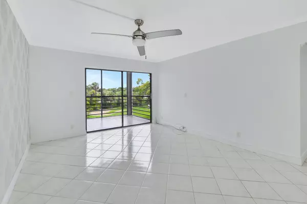 Boca Raton, FL 33428,9235 SW 8th ST 306