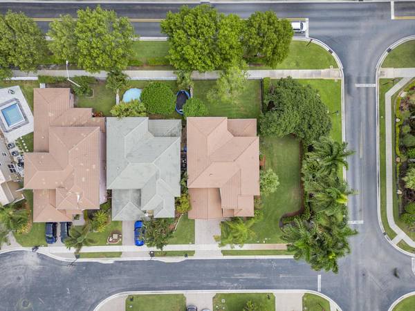 6443 Paradise CV, West Palm Beach, FL 33411