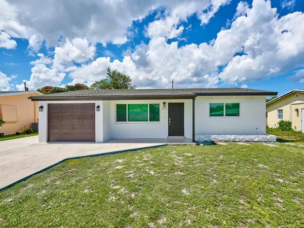 215 SW 8th AVE, Boynton Beach, FL 33435