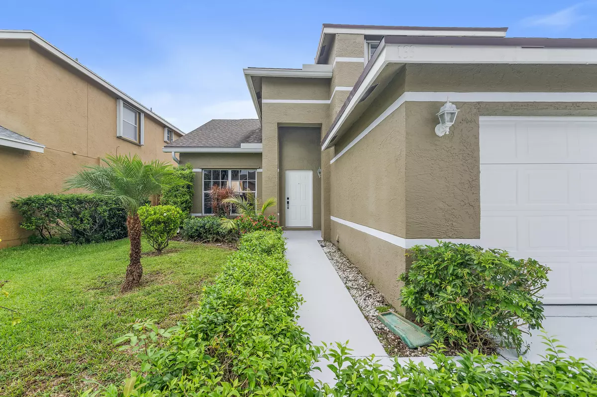 Royal Palm Beach, FL 33411,133 Heatherwood DR