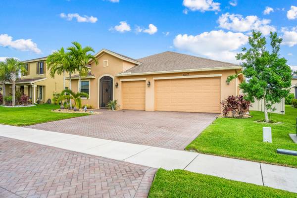 10022 W Verona CIR, Vero Beach, FL 32966