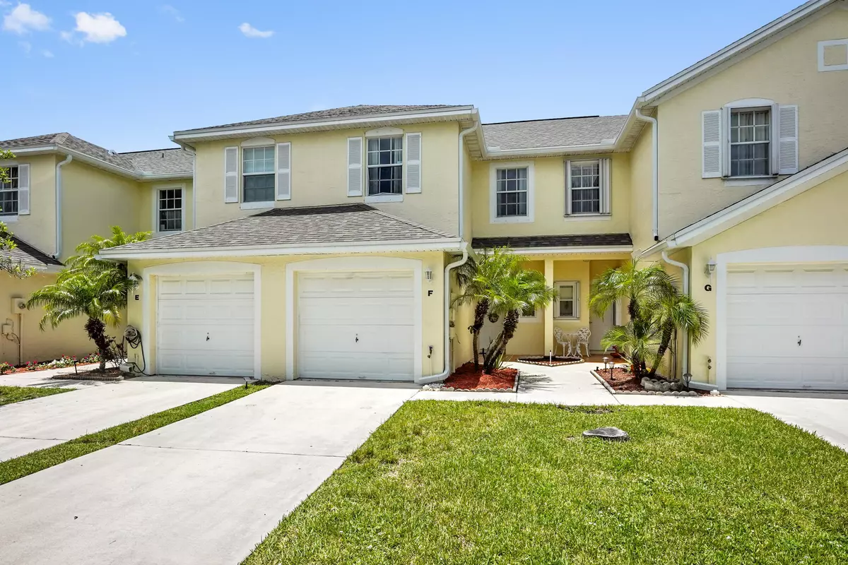 Greenacres, FL 33415,230 Foxtail DR F