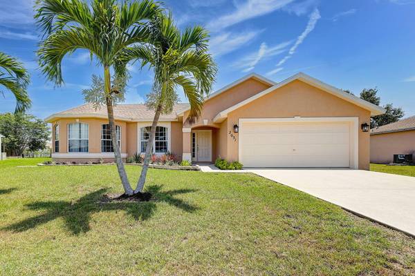 2051 SE Ellington TER, Port Saint Lucie, FL 34952