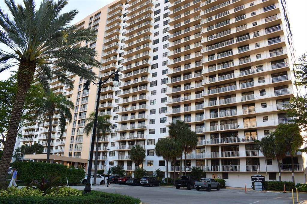 Sunny Isles Beach, FL 33160,251 174th ST 1611