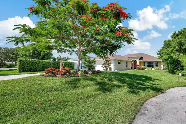 Hutchinson Island, FL 34949,129 Queen Christina CT