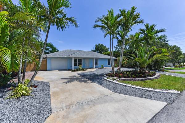 8171 SE Evergreen ST, Hobe Sound, FL 33455