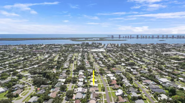 North Palm Beach, FL 33408,523 Harbour RD