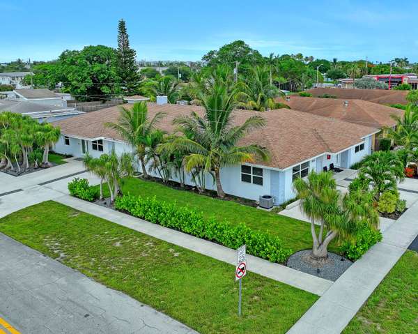 Lantana, FL 33462,540 W Perry ST