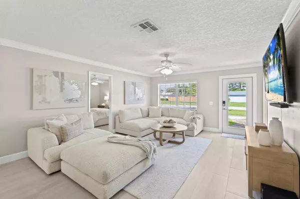 3360 Pinehurst DR, Lake Worth, FL 33467