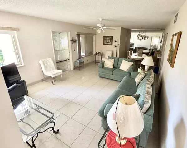 Greenacres, FL 33463,5800 Whispering Pine WAY B-2