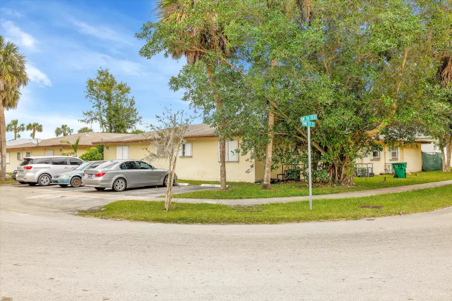 2760 NW NW 58th TER 3, Lauderhill, FL 33313