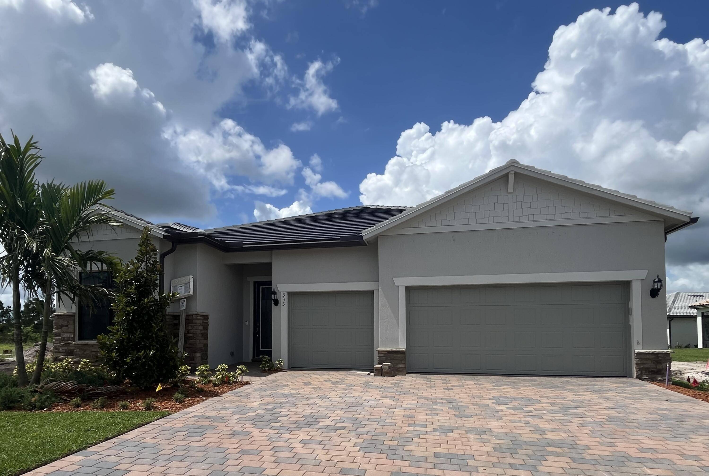 333 SE Filoli DR, Port Saint Lucie, FL 34984