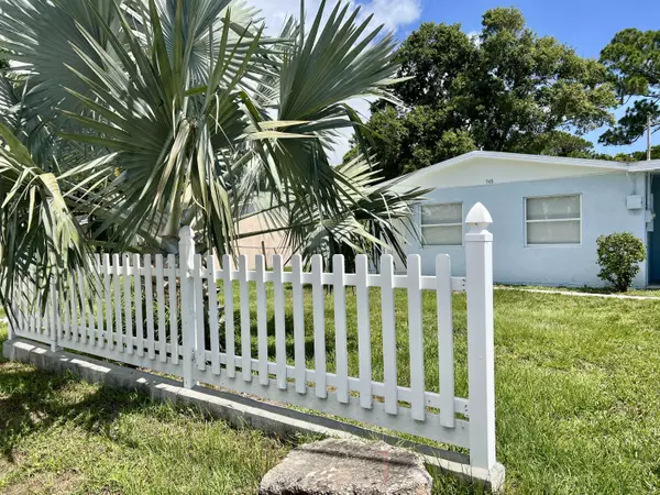 Fort Pierce, FL 34982,948 Kanner DR