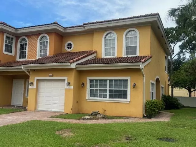 Greenacres, FL 33463,5822 Erik WAY