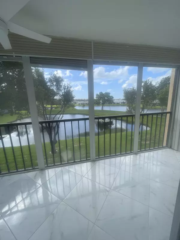 7192 Huntington LN 305, Delray Beach, FL 33446