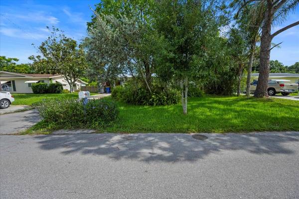 Jensen Beach, FL 34957,2279 NW Sunset BLVD